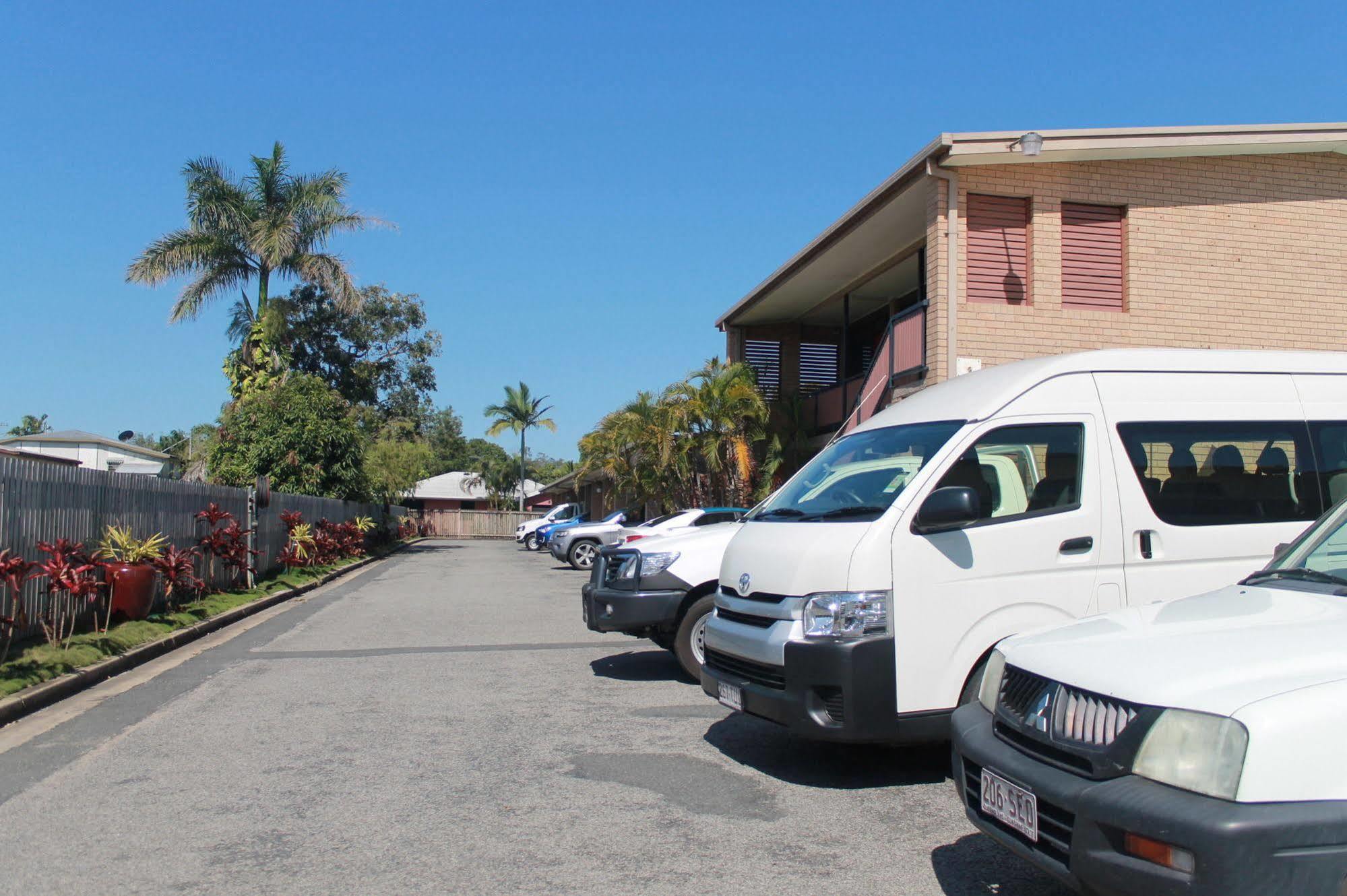 Sarina Motor Inn Exterior photo